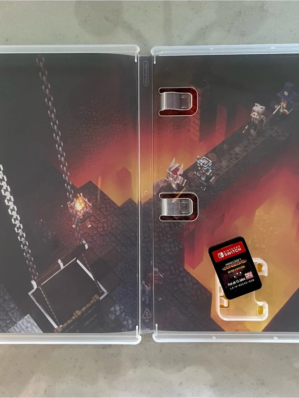 Nintendo Minecraft Dungeons Hero Edition - Red, Orange